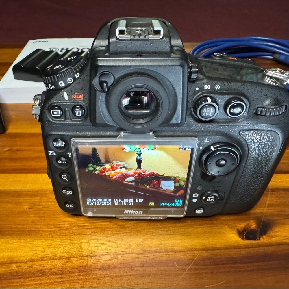 Nikon D800 DSLR Camera with 24-70mm f/2.8G ED Lens and other accessories